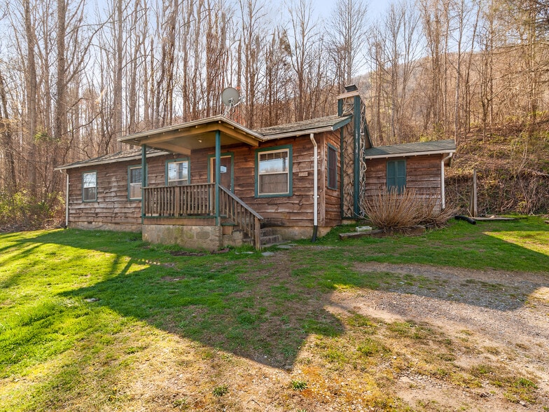 1361 & 1369 Soco Rd. portfolio of 2 properties for sale on LoopNet.com - Building Photo - Image 2 of 19