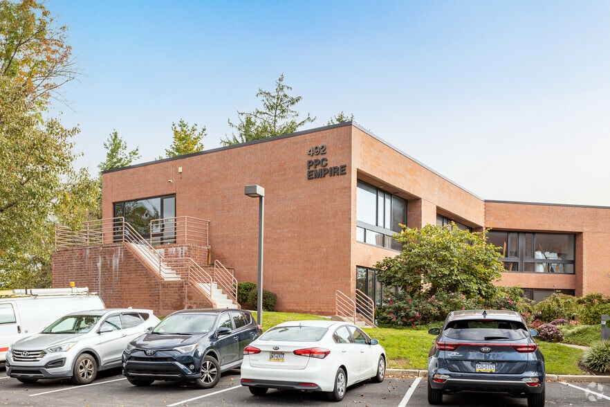 492 Norristown Rd, Blue Bell, PA for lease - Building Photo - Image 1 of 16