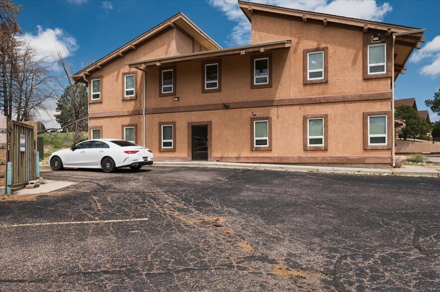 2850 W Serendipity Cir, Colorado Springs, CO for lease - Building Photo - Image 3 of 74