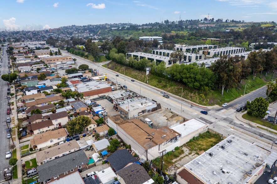 4766 Floral Dr, East Los Angeles, CA for sale - Building Photo - Image 3 of 11