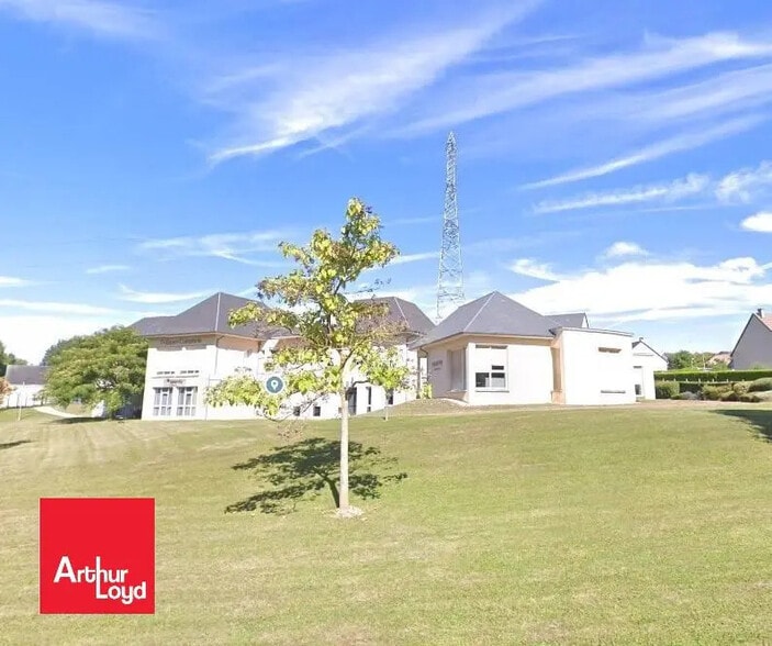 Office in Luisant for sale - Building Photo - Image 2 of 15