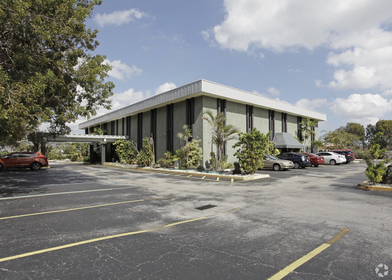 6635 W Commercial Blvd, Tamarac, FL 33319