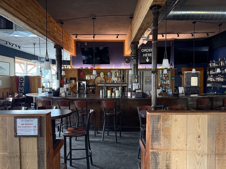 201 N Methow Valley Hwy, Twisp, WA for lease - Interior Photo - Image 3 of 43