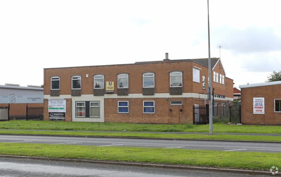 13-17 Springfield Way, Hull for lease - Primary Photo - Image 1 of 3