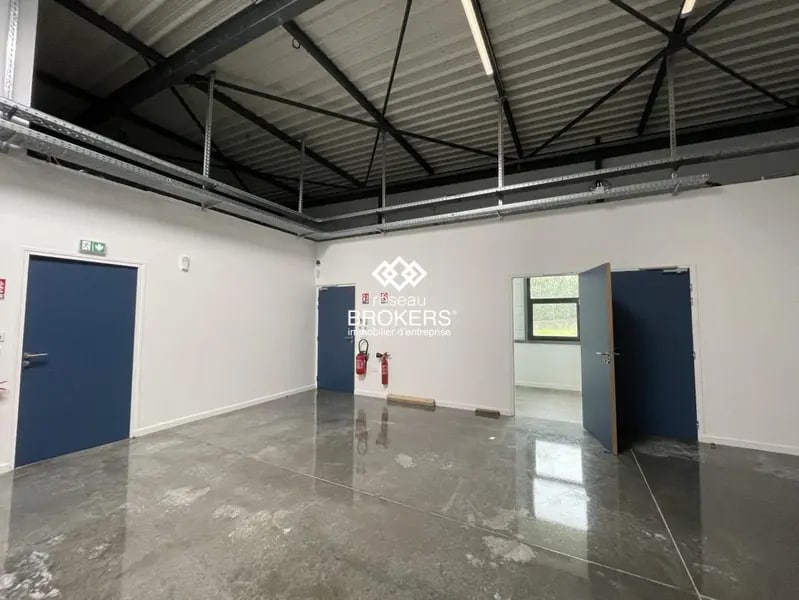 Flex in Pommiers for lease Interior Photo- Image 1 of 6