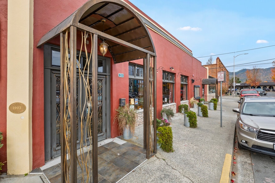 234 SW 5th St, Grants Pass, OR for sale - Building Photo - Image 3 of 37