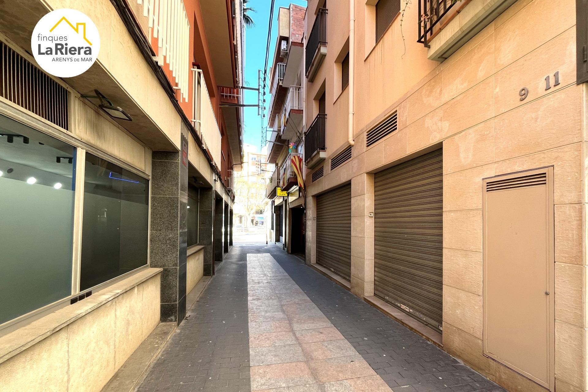 Retail in Arenys de Mar, Barcelona for lease Interior Photo- Image 1 of 2