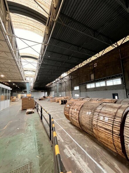 Industrial in Cholet for lease - Interior Photo - Image 2 of 6