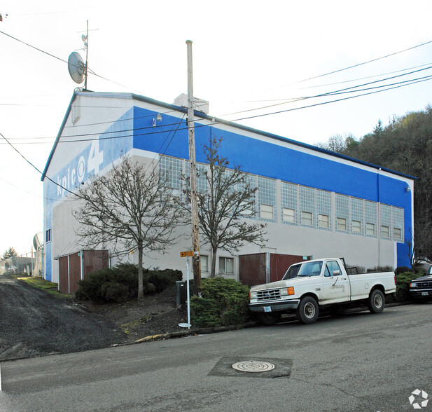 655 W Umpqua St, Roseburg, OR for sale - Building Photo - Image 2 of 14