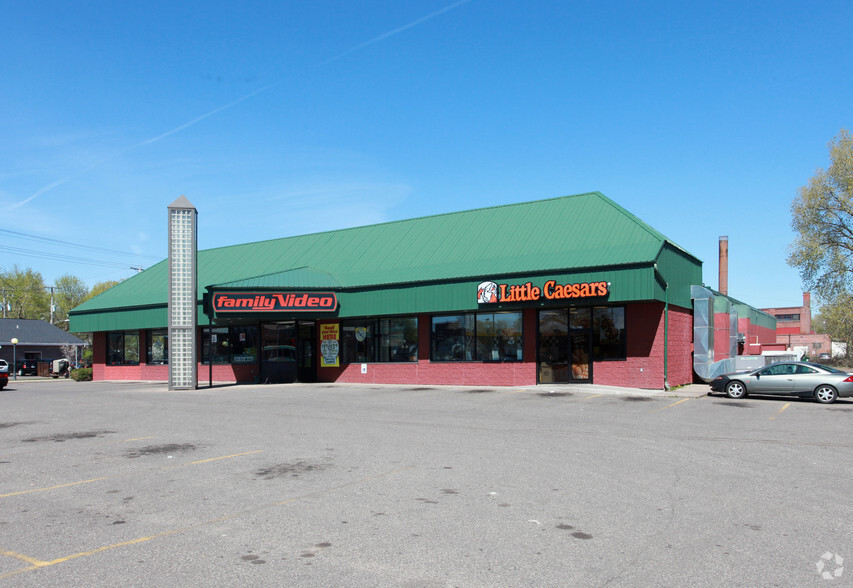 8-10 W Madison St, Eau Claire, WI for lease - Primary Photo - Image 2 of 3