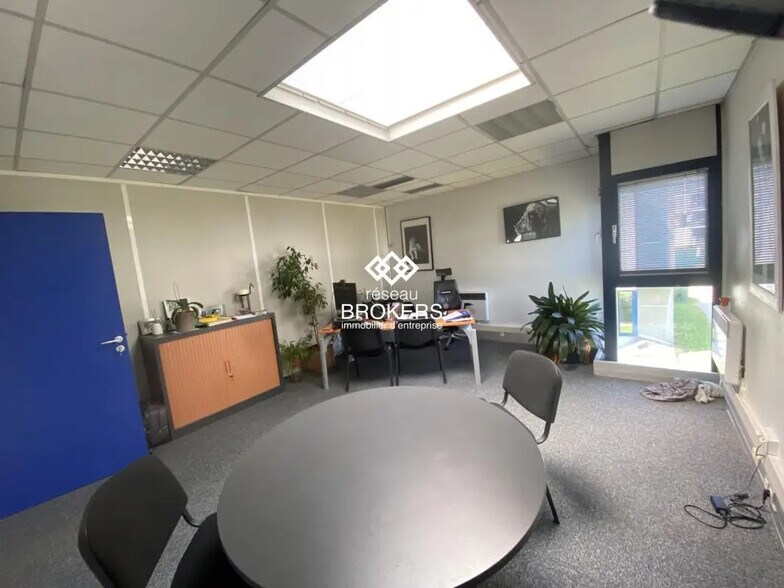 Office in Montbonnot-Saint-Martin for sale - Building Photo - Image 3 of 19