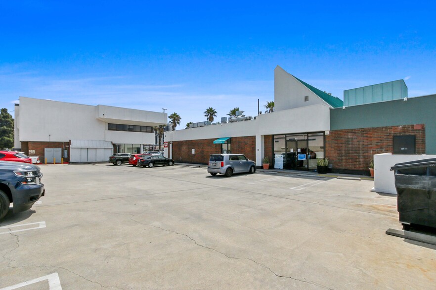 Wilshire Blvd, Santa Monica, CA for lease - Building Photo - Image 2 of 6