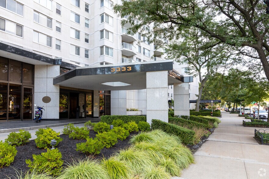 3333 Henry Hudson Pky W, Bronx, NY 10463 Whitehall