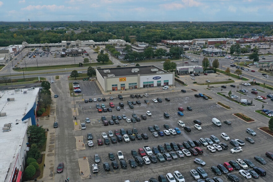 7221-7401 Lemont Rd, Downers Grove, IL for lease - Building Photo - Image 2 of 5