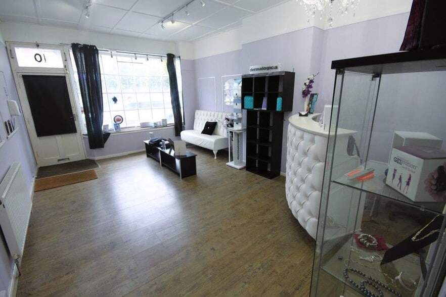 10 High St, Leeds for sale - Building Photo - Image 2 of 8