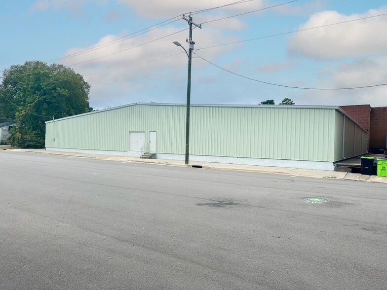 128 W Vance St, Zebulon, NC for lease - Building Photo - Image 2 of 4