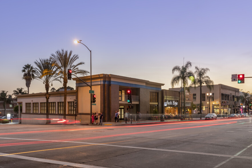 130-132 E Colorado Blvd, Pasadena, CA for lease - Primary Photo - Image 1 of 15