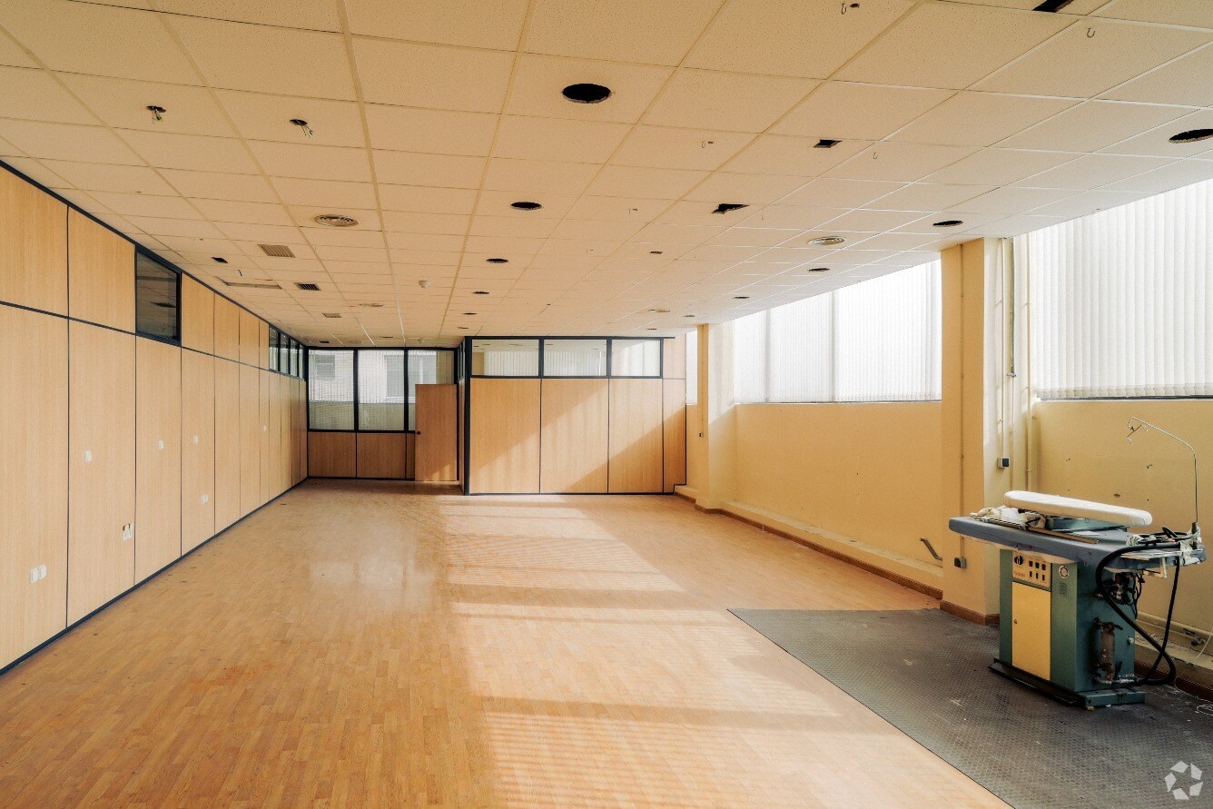 Calle Secoya, 22, Madrid, Madrid for lease Interior Photo- Image 1 of 17