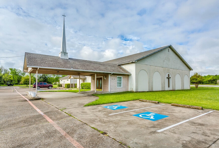 1010 W Pleasant Run, DeSoto, TX for sale - Building Photo - Image 1 of 1
