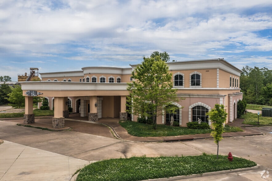 7955 Fischer Steel Rd, Cordova, TN for sale - Building Photo - Image 2 of 6