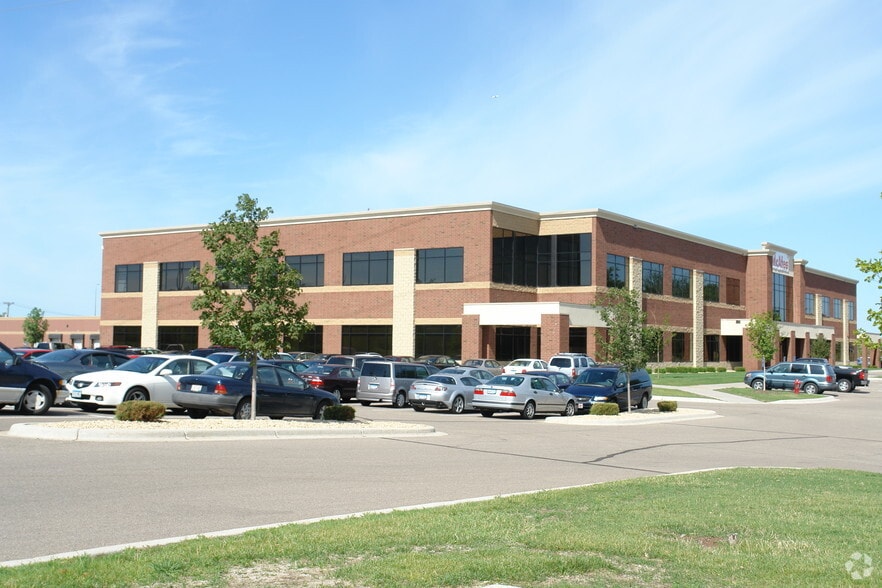 2340 Energy Park Dr, Saint Paul, MN for lease - Building Photo - Image 2 of 3