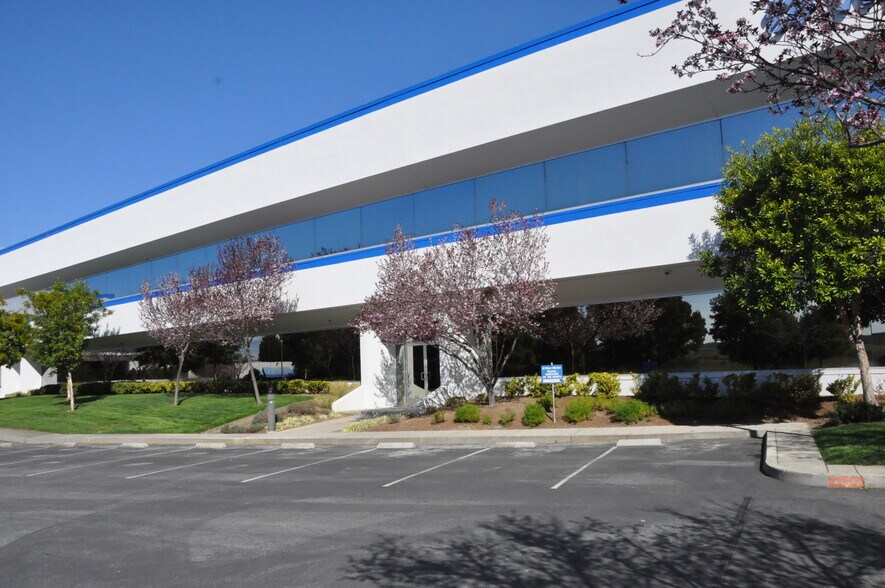 500 Westridge Dr Watsonville Ca 95076 Industrial For Lease Loopnet Com