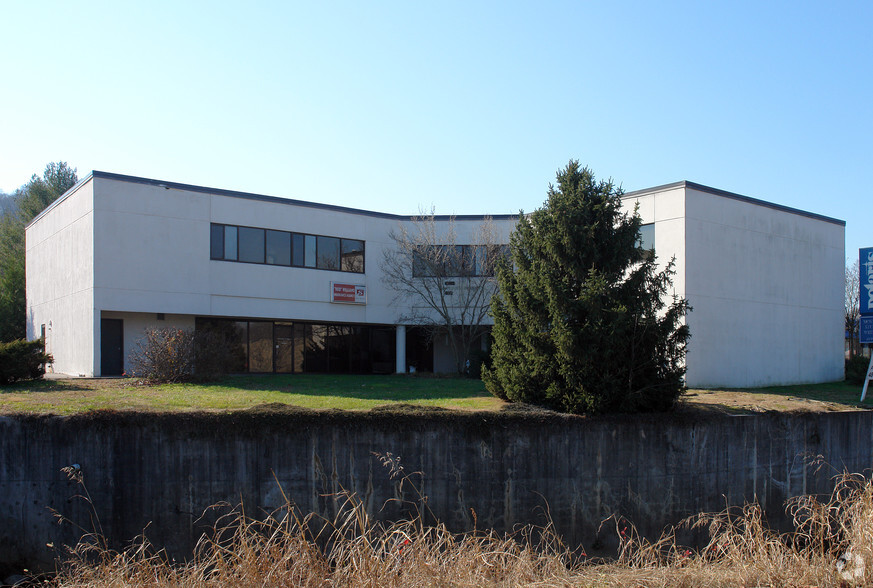 136 S Illinois Ave, Oak Ridge, TN for lease - Building Photo - Image 3 of 18