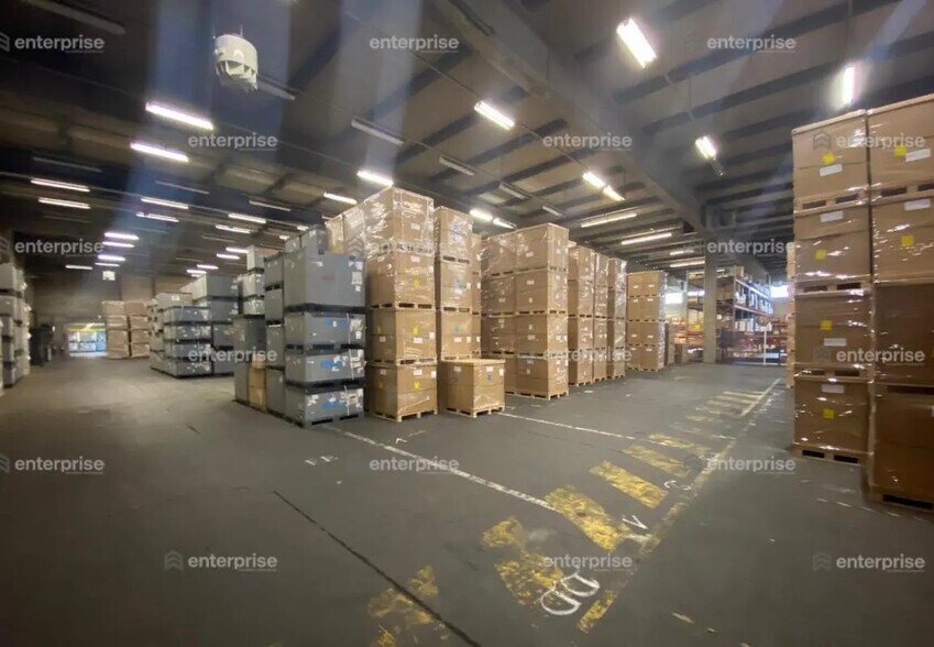 Industrial in Rouvroy for lease - Building Photo - Image 3 of 5