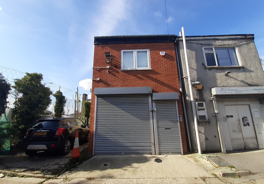 71A-71B Front Ln, Upminster for lease - Building Photo - Image 1 of 1