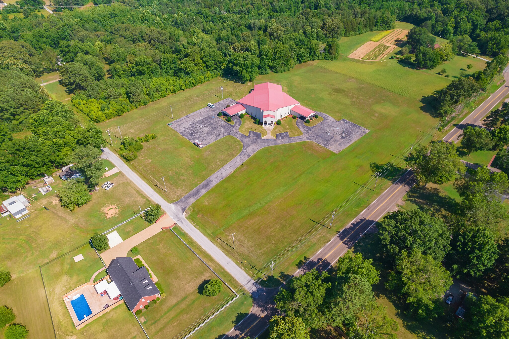 780 Bolivar Hwy, Jackson, TN 38301 Rare Church for Sale