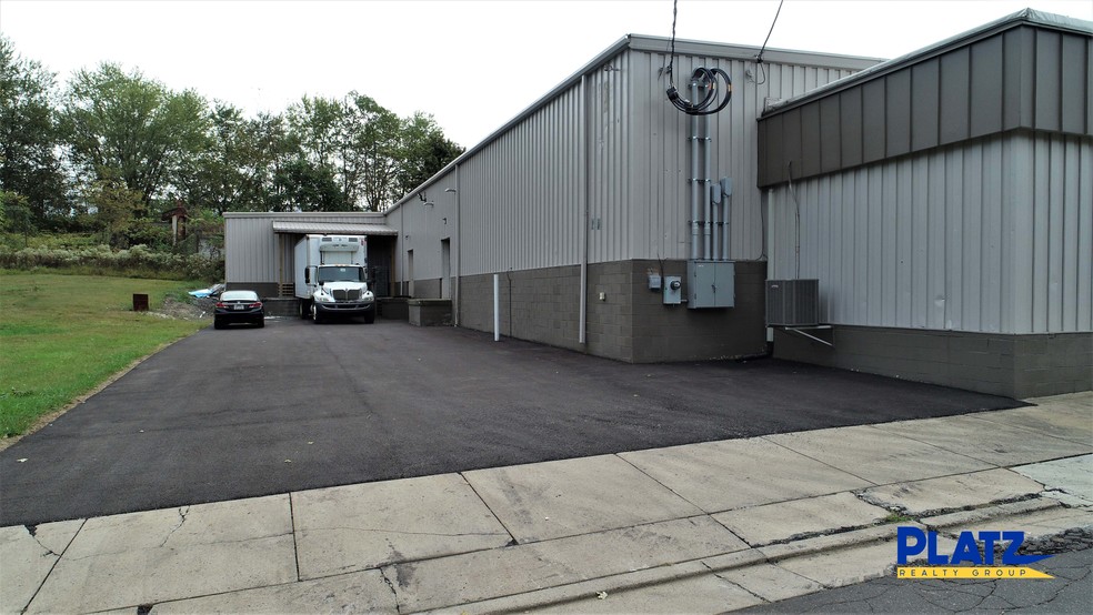 107 N Hine St, Youngstown, OH for lease - Building Photo - Image 3 of 22