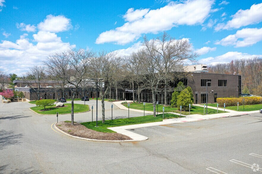 215 College Rd, Paramus, NJ for sale - Building Photo - Image 1 of 1