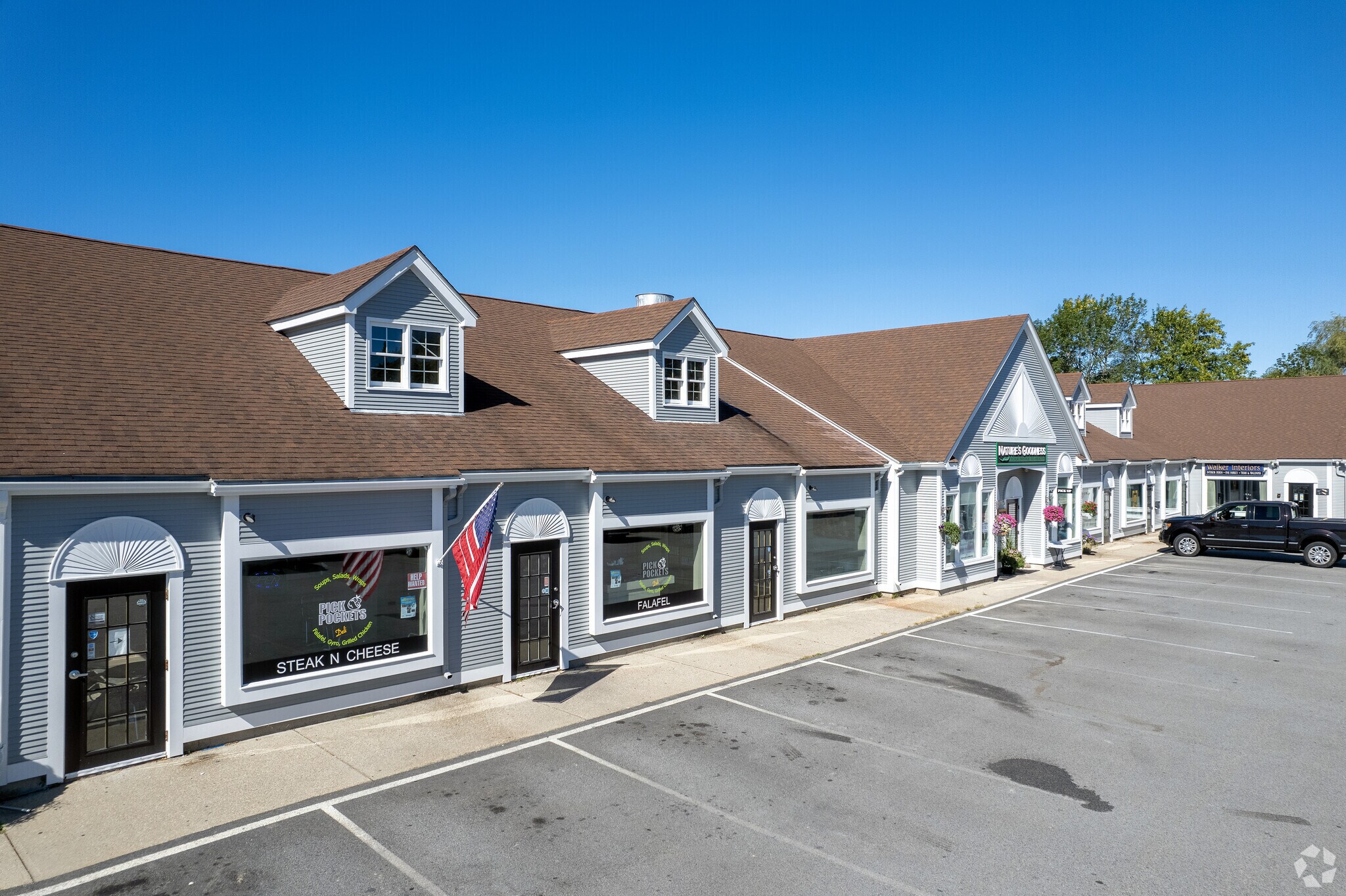 510 E Main Rd, Middletown, RI for sale Primary Photo- Image 1 of 1