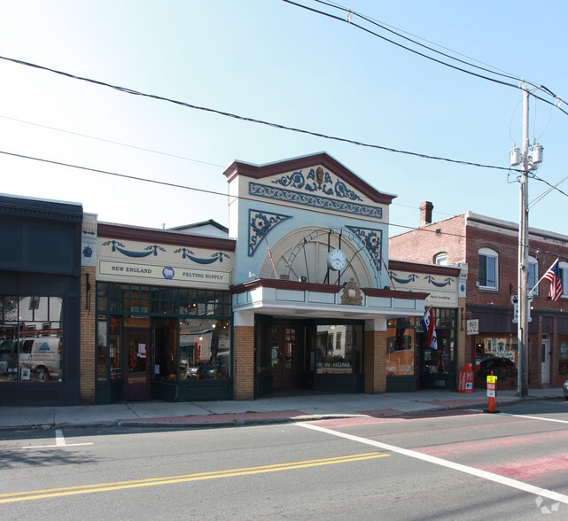 84 Cottage St, Easthampton, MA, 01027 Retail Space For Lease