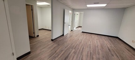 4889 Sinclair Rd, Columbus, OH for lease Interior Photo- Image 1 of 8