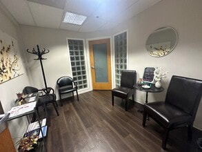 1100 Lake St, Oak Park, IL for lease Interior Photo- Image 1 of 2