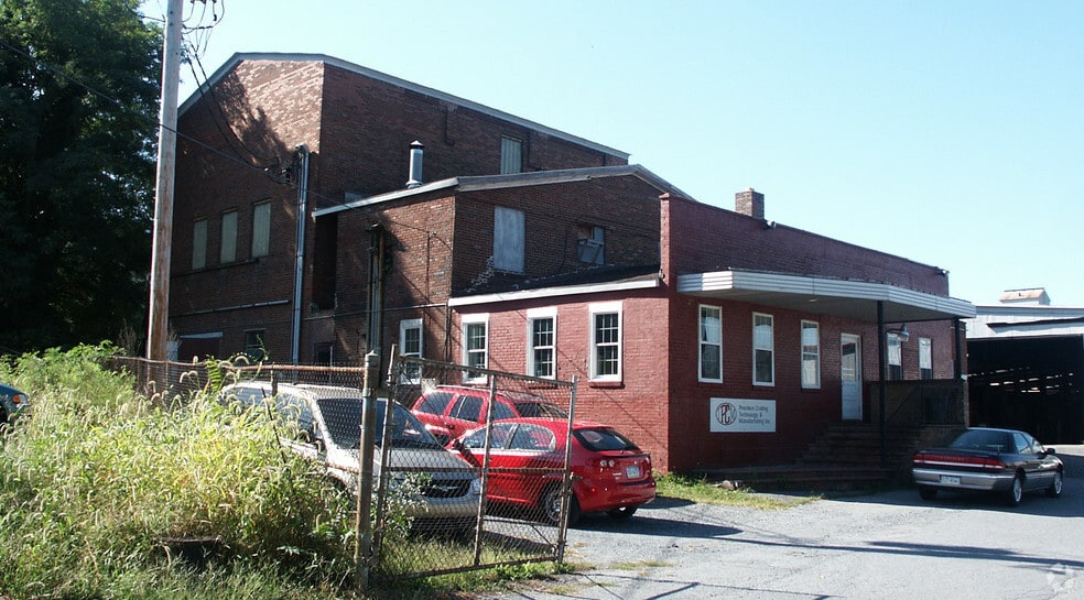 175 E King St, Ephrata, PA for lease - Primary Photo - Image 1 of 16