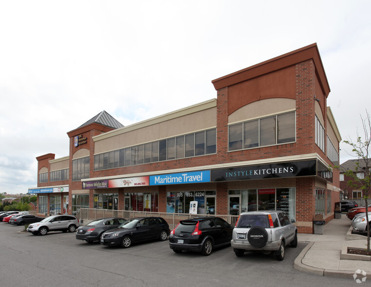 17120-17130 Leslie St, Newmarket, ON for lease - Primary Photo - Image 1 of 6