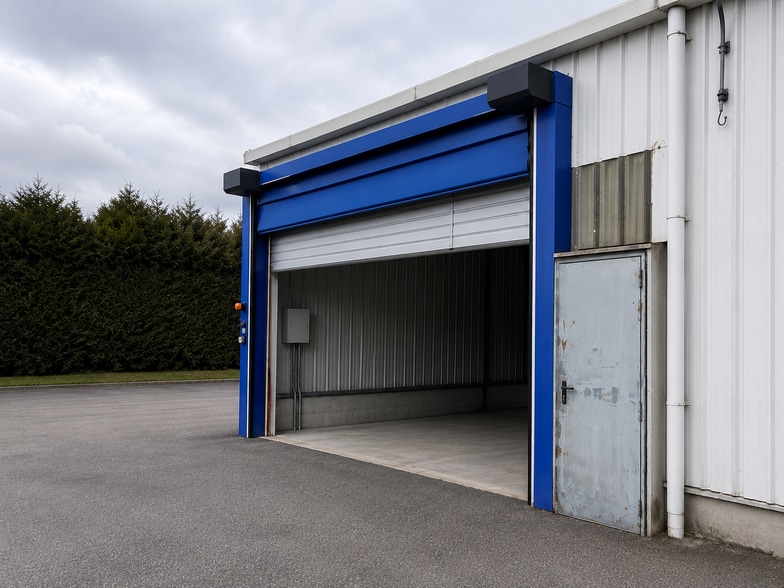 Flex in Morangis for lease - Building Photo - Image 2 of 11