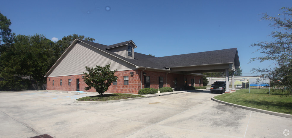 1919 N Foster Dr, Baton Rouge, LA for sale - Primary Photo - Image 1 of 1