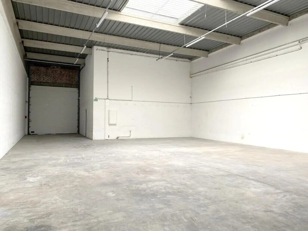 Location Local d'activités 18 m² à 2 907 m² - Photo 1