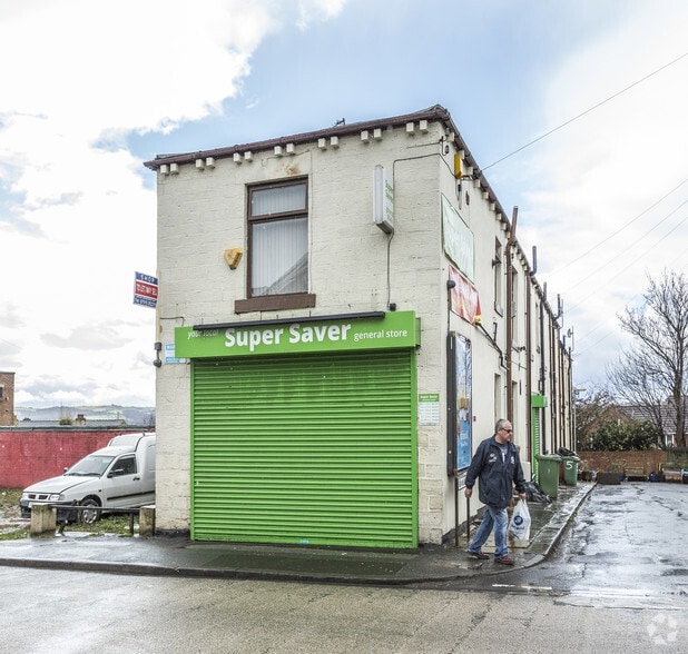 113 Hechmondwike Rd, Dewsbury for sale - Primary Photo - Image 1 of 13