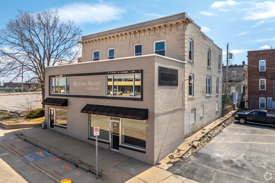 2615 Harney St, Omaha, NE for lease - Primary Photo - Image 1 of 8