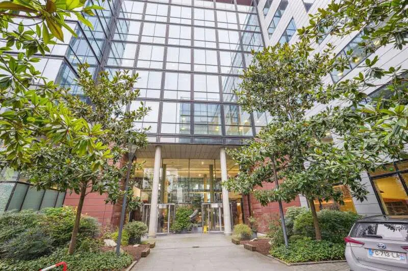 2-8 Rue Sarah Bernhardt, Asnières-sur-Seine for lease - Building Photo - Image 1 of 8