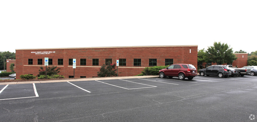 1400 Westgate Center Dr, Winston-Salem, NC for lease - Building Photo - Image 3 of 11