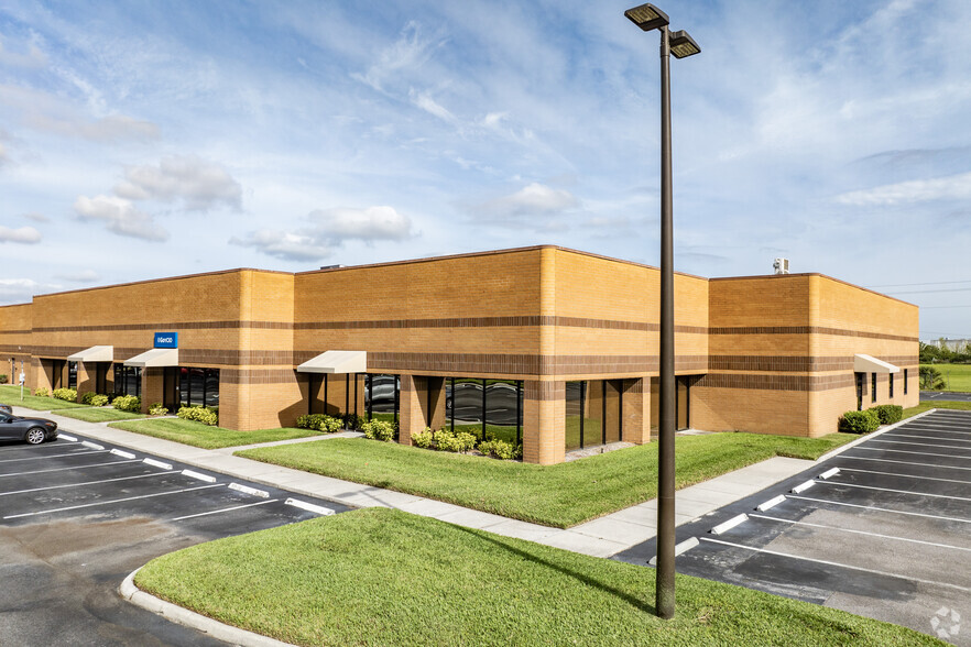 10500 University Center Dr, Tampa, FL for lease - Building Photo - Image 2 of 24