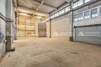 10-22 Rue D'Arras, Nanterre for lease Building Photo- Image 1 of 1