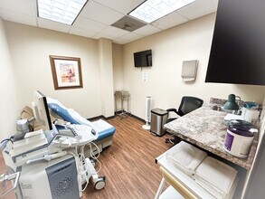 6705 Heritage Pkwy, Rockwall, TX for lease Interior Photo- Image 1 of 12