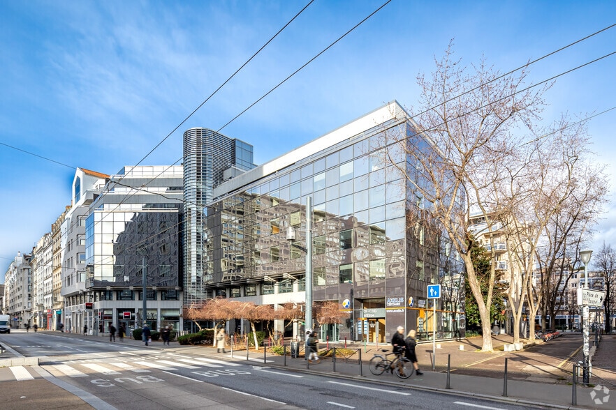 Retail in Lyon for lease - Primary Photo - Image 1 of 6