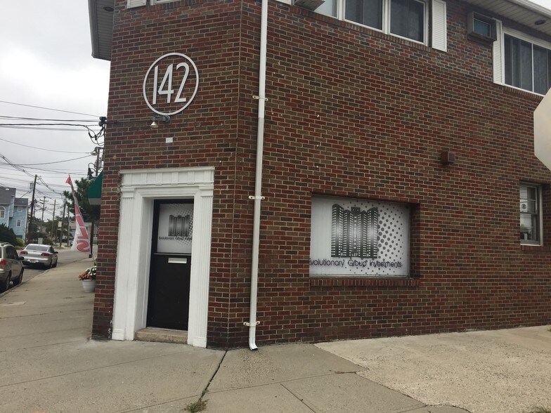 142 Stuyvesant Ave, Lyndhurst, NJ for sale - Primary Photo - Image 1 of 1